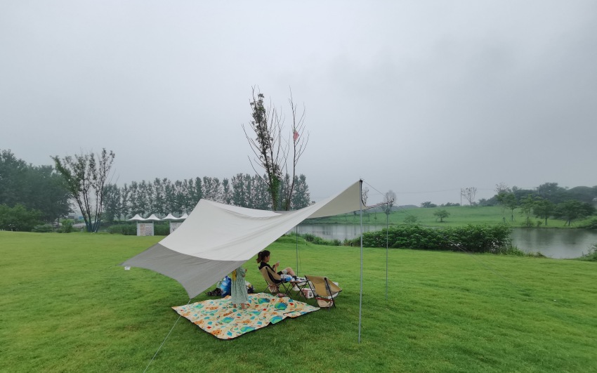 একক ক্যাম্পিং, একা কিভাবে একটি ছাউনি নির্মাণ?